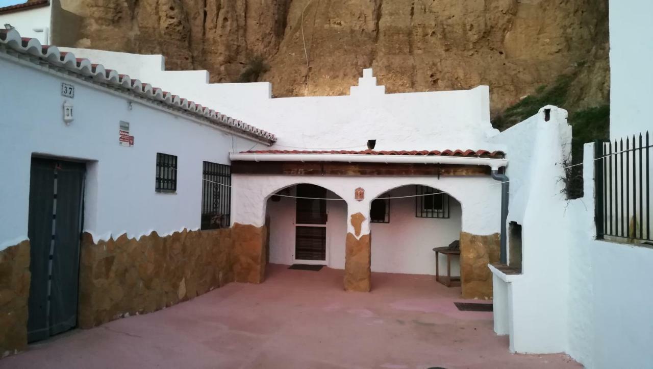 Casa Cueva El Algarrobo Hotel Guadix Exterior photo